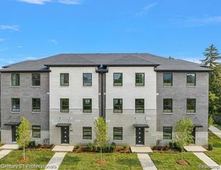 2878 Summers Place, Troy, MI 48084