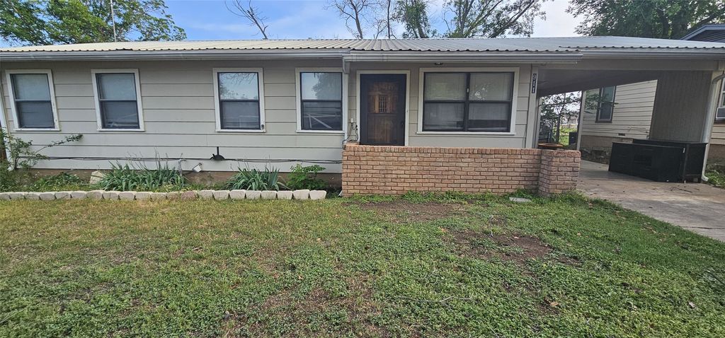 911 Calcutta Street, Brady, TX 76825