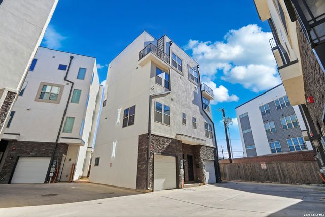 1817 N Saint Marys St Unit 301, San Antonio, TX 78212