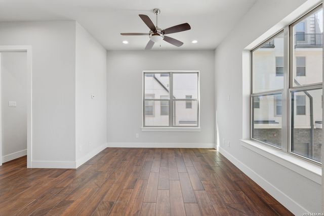 1817 N Saint Marys St Unit 301, San Antonio, TX 78212