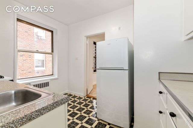 7910 34th Ave Apt 4U, New York City, NY 11372