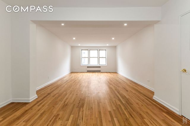 7910 34th Ave Apt 4U, New York City, NY 11372