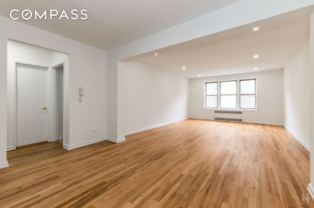 7910 34th Ave Apt 4U, New York City, NY 11372