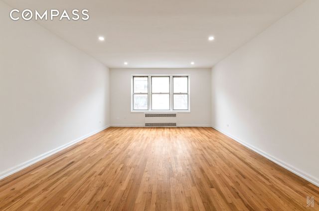 7910 34th Ave Apt 4U, New York City, NY 11372