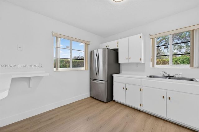 11190 SW 57th St, Miami, FL 33173