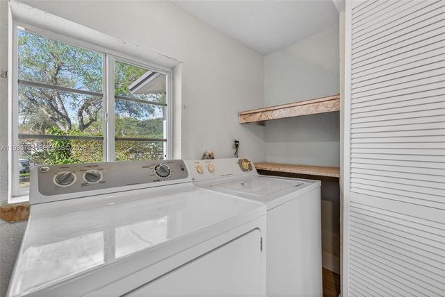 11190 SW 57th St, Miami, FL 33173