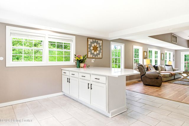 343 Pipeline Rd, Elizabethtown, KY 42701