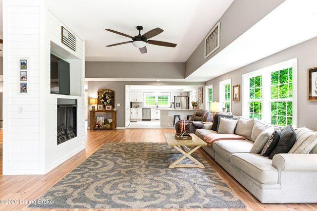 343 Pipeline Rd, Elizabethtown, KY 42701