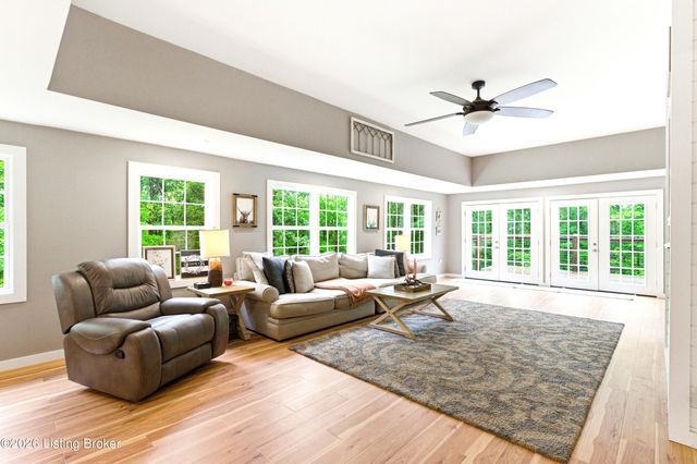 343 Pipeline Rd, Elizabethtown, KY 42701