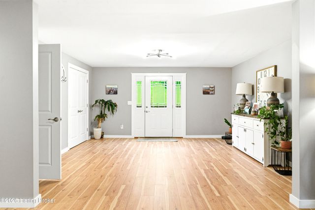 343 Pipeline Rd, Elizabethtown, KY 42701