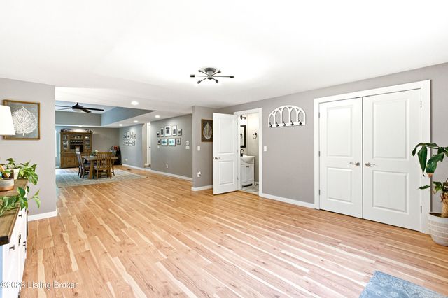 343 Pipeline Rd, Elizabethtown, KY 42701