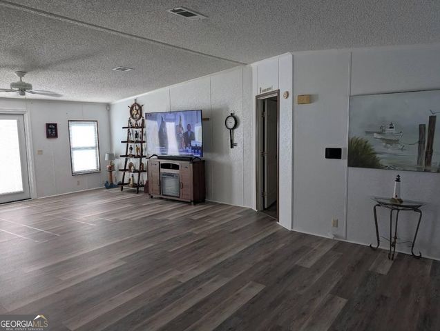 642 Crooked River Drive, Woodbine, GA 31569