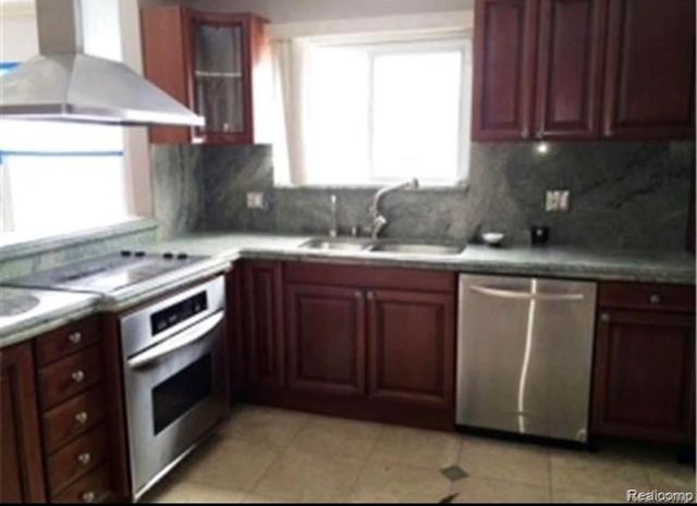 41757 Cherry Hill Road, Novi, MI 48375