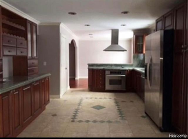 41757 Cherry Hill Road, Novi, MI 48375