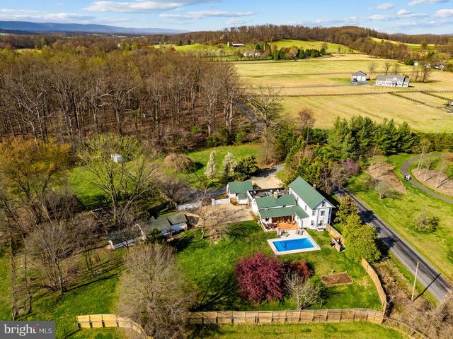 4094 WHITING RD, Marshall, VA 20115