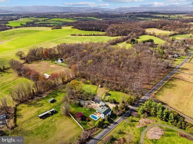 4094 WHITING RD, Marshall, VA 20115