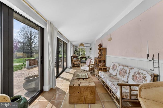 4094 WHITING RD, Marshall, VA 20115