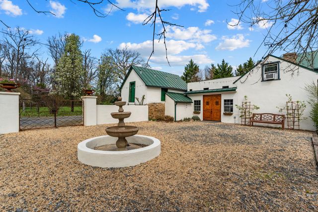 4094 WHITING RD, Marshall, VA 20115