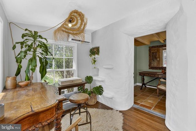 4094 WHITING RD, Marshall, VA 20115