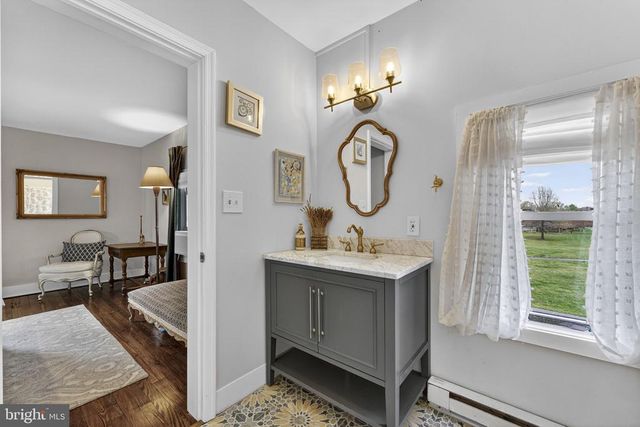 4094 WHITING RD, Marshall, VA 20115