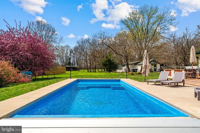 4094 WHITING RD, Marshall, VA 20115