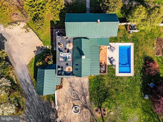 4094 WHITING RD, Marshall, VA 20115