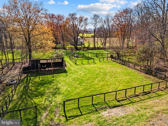 4094 WHITING RD, Marshall, VA 20115