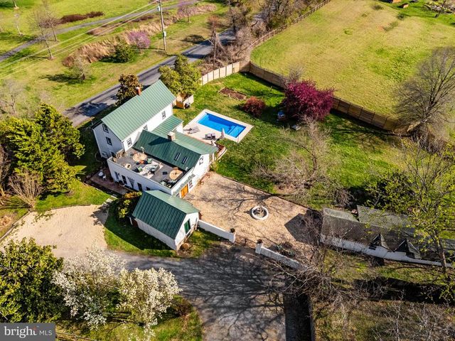 4094 WHITING RD, Marshall, VA 20115