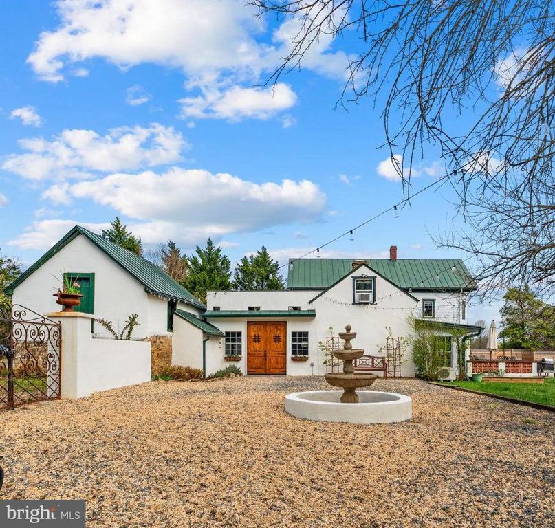 4094 WHITING RD, Marshall, VA 20115