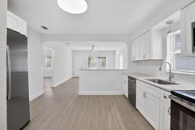 2515 Roosevelt Street, Hollywood, FL 33020