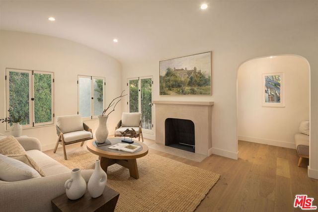 8817 Ashcroft Avenue, West Hollywood, CA 90048