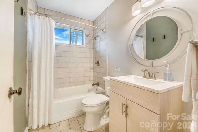 96 Oak Hill Road, Candler, NC 28715