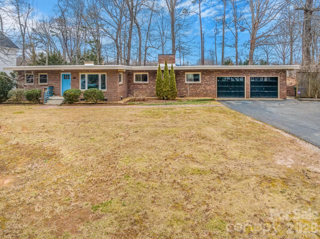 96 Oak Hill Road, Candler, NC 28715