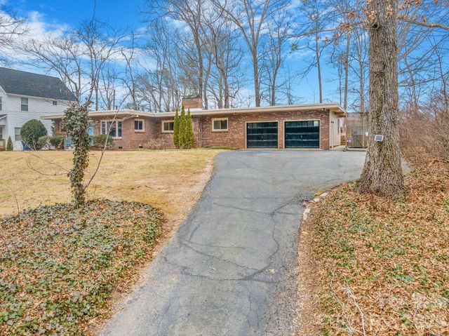 96 Oak Hill Road, Candler, NC 28715