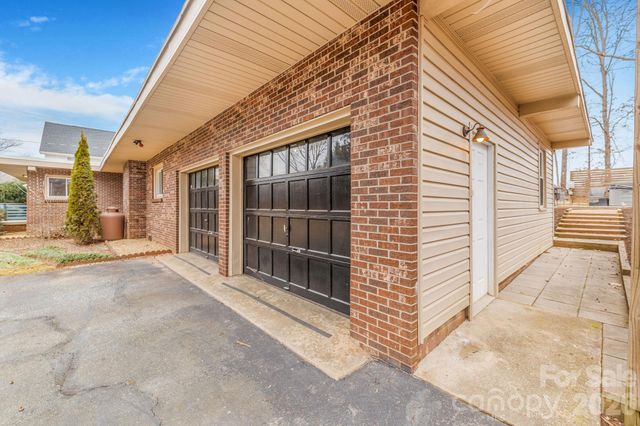 96 Oak Hill Road, Candler, NC 28715