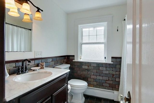 27 Vaughan Avenue, Newport, RI 02842