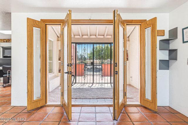 1121 N Abrego Drive, Green Valley, AZ 85614