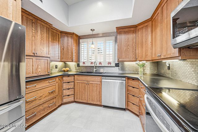 1121 N Abrego Drive, Green Valley, AZ 85614