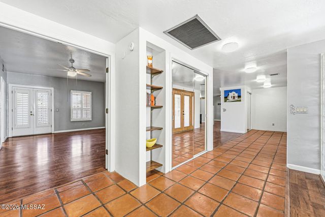 1121 N Abrego Drive, Green Valley, AZ 85614