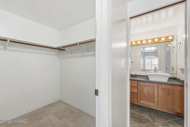 1121 N Abrego Drive, Green Valley, AZ 85614