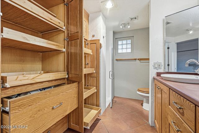 1121 N Abrego Drive, Green Valley, AZ 85614