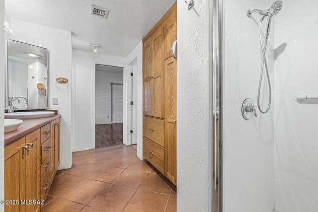 1121 N Abrego Drive, Green Valley, AZ 85614