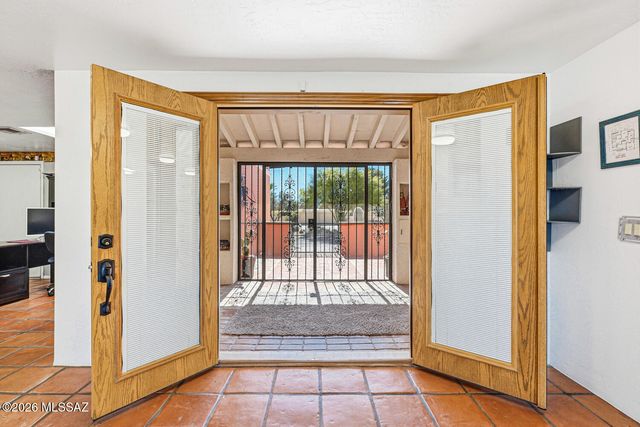 1121 N Abrego Drive, Green Valley, AZ 85614