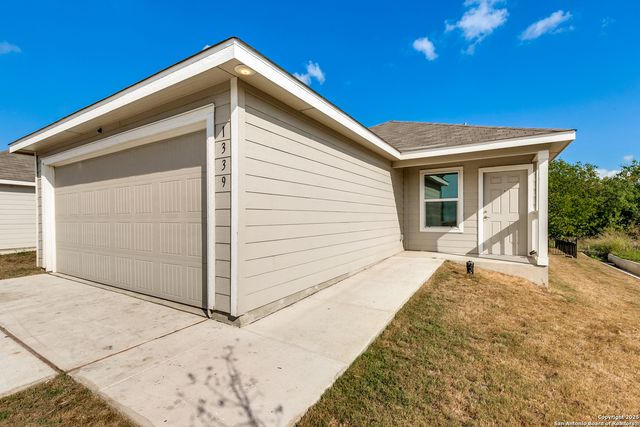 1339 art wall, San Antonio, TX 78221