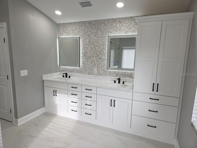 3834 COLD CREEK DRIVE, Valrico, FL 33596