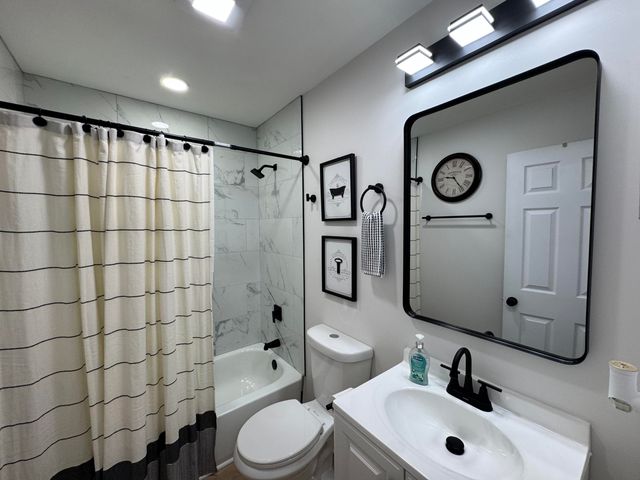 1427 Austin Avenue, Schererville, IN 46375