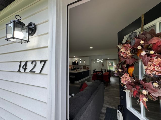 1427 Austin Avenue, Schererville, IN 46375