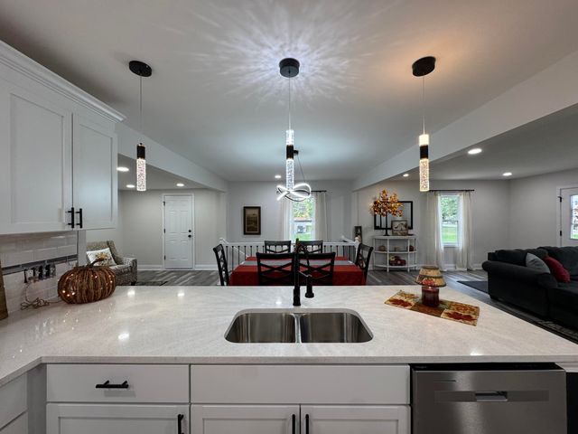 1427 Austin Avenue, Schererville, IN 46375