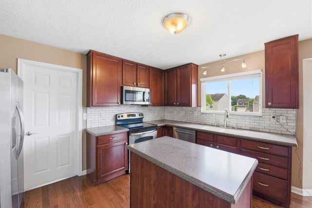 1233 Summerlake Drive, Alexandria, KY 41001