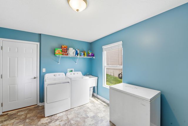 1233 Summerlake Drive, Alexandria, KY 41001
